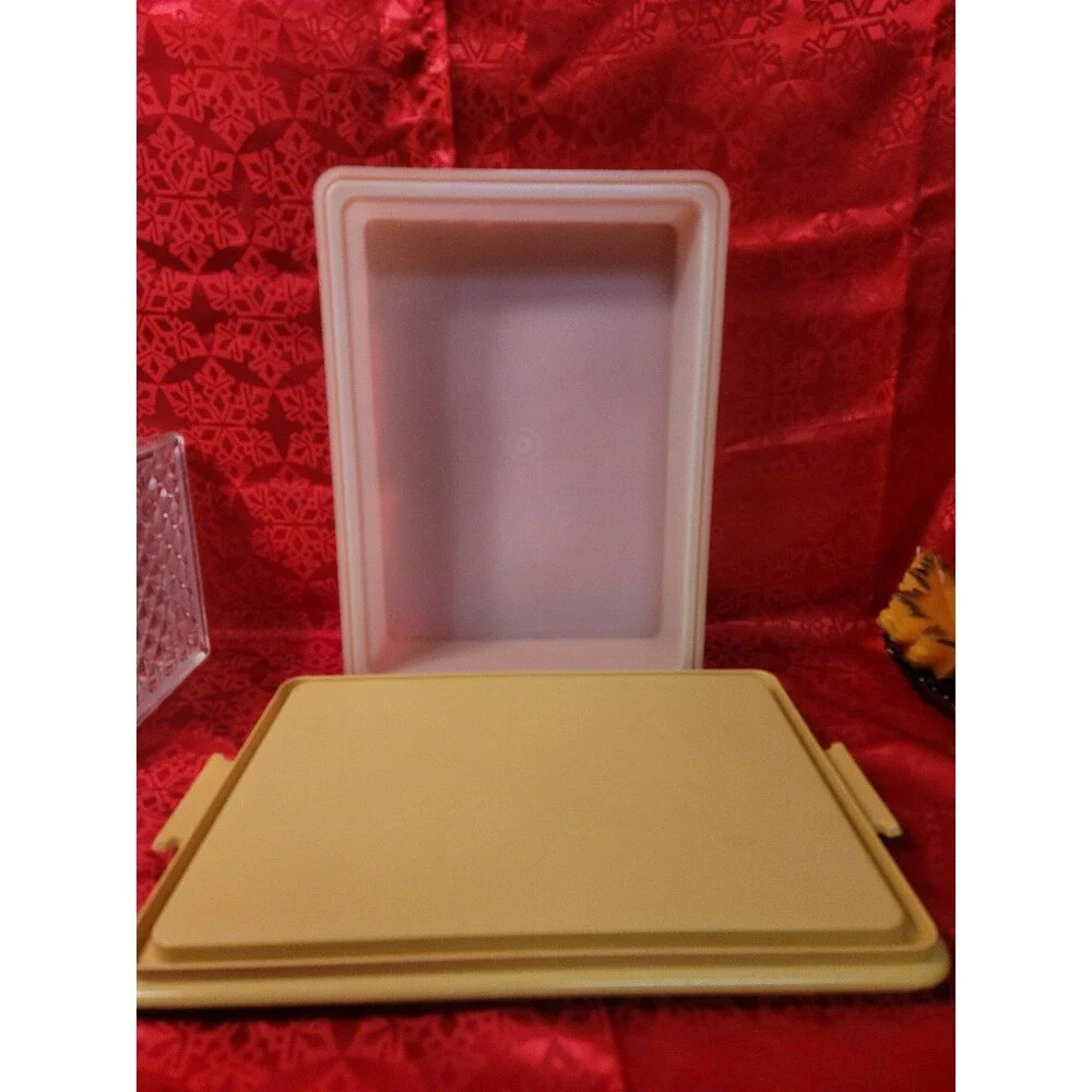 Vintage Tupperware Rectangle Cake Container #622-2 & 623-2